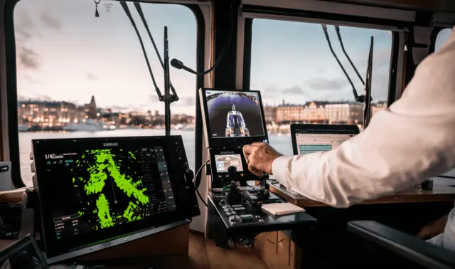 R3016, Radar Control Unit 16'' widescreen display 